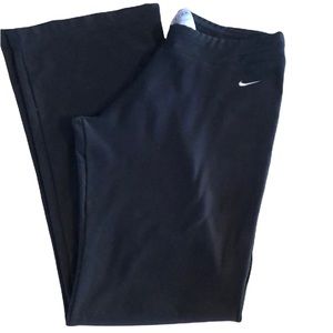 Nike fit dry flare pant size Medium